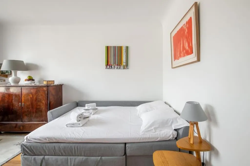6eme - Apartman *